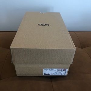 SOLD ON FB MARKETPLACE UGG Hailey slippers